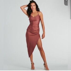 Windsor Eyes on You Asymmetrical Mauve Midi Dress size M